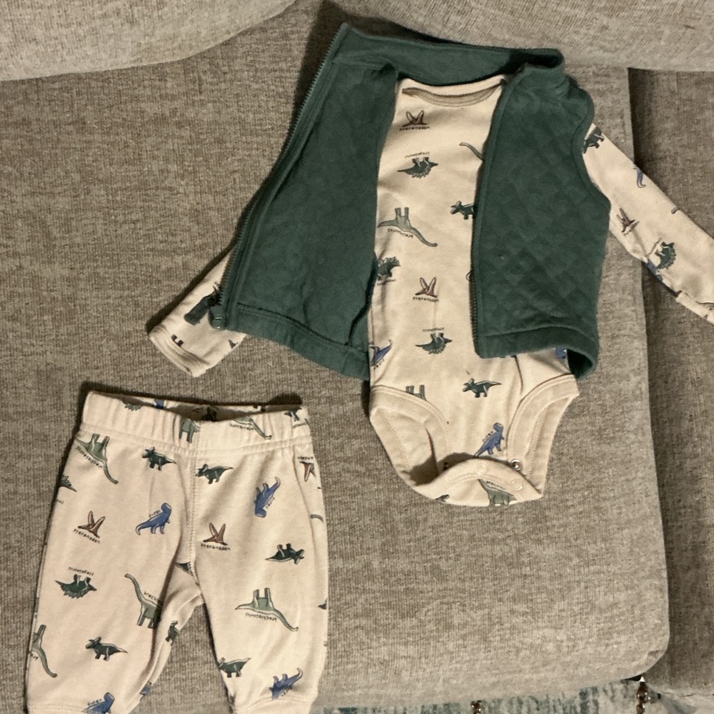 Carter's Dinosaur Baby Set EUC